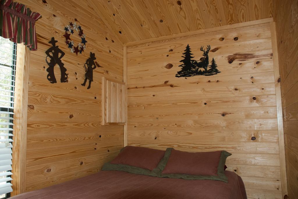 Medina Lake Camping Resort Cabin 3 Lakehills Εξωτερικό φωτογραφία
